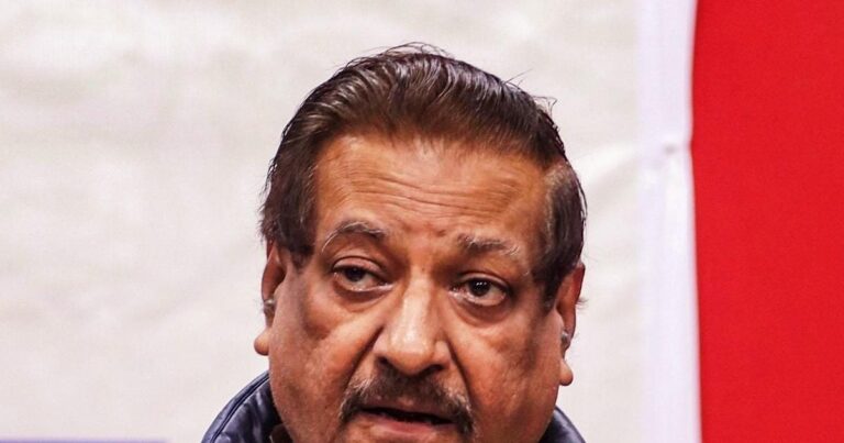 Prithviraj Chavan Bizarre Statements: Will Trump Kidnap PM Modi? He Earlier Said Nothing Happened During Op Sindoor | पृथ्वीराज चव्हाण को यह क्या हो गया! पहले ऑपरेशन सिंदूर पर घटिया टिप्पणी, अब पीएम मोदी को लेकर दिया बेहूदा बयान