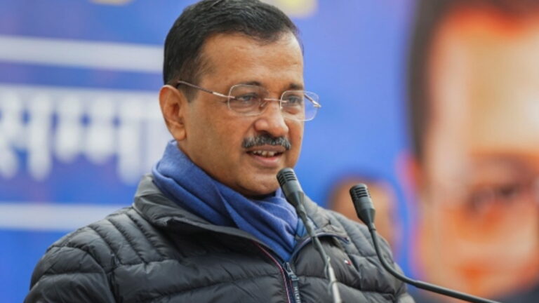 अरविंद केजरीवाल बोले- अपने ही सहयोगी शिंदे सेना को हराने के लिए बीजेपी ने कांग्रेस से गठबंधन कर लिया | Arvind Kejriwal Said- BJP has formed an alliance with Congress to defeat its own ally Shinde Sena.