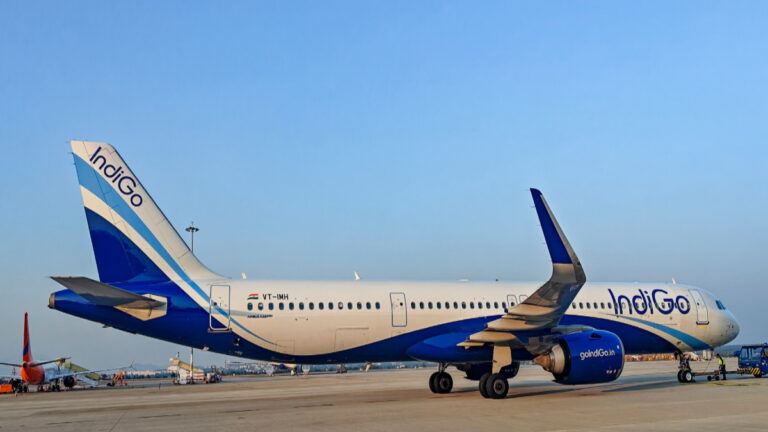 DGCA ने इंडिगो पर लगाया 22 करोड़ रुपये का जुर्माना, VP को तुरंत हटाने का दिया आदेश, जानिए वजह | DGCA action on IndiGo, fine of Rs 22 crore, instructions to remove VP after mass flight cancellation