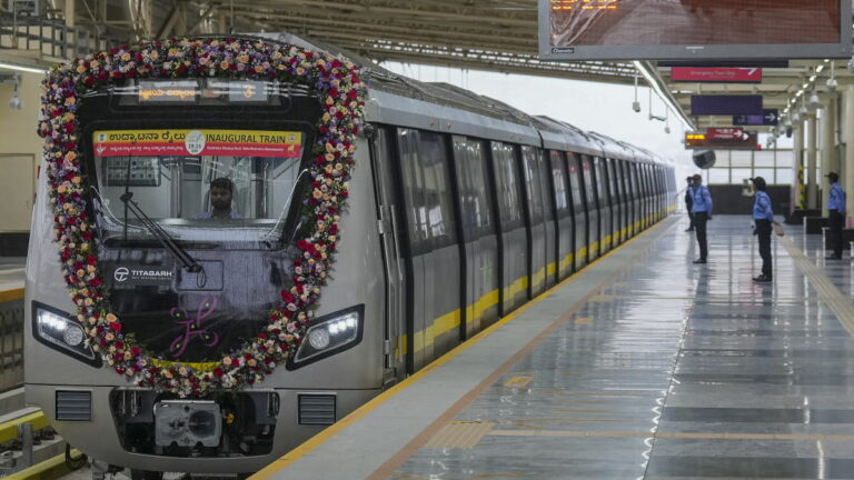 Bengaluru Metro: खुशखबरी, इस लाइन पर शुरू हो रही 2 नई नम्मा मेट्रो, BMRCL के प्लान से क्या होगा फायदा? | Bengaluru Metro: 2 new Namma Metro will start on Yellow Line in May, BMRCL said train will be available every five minutes.
