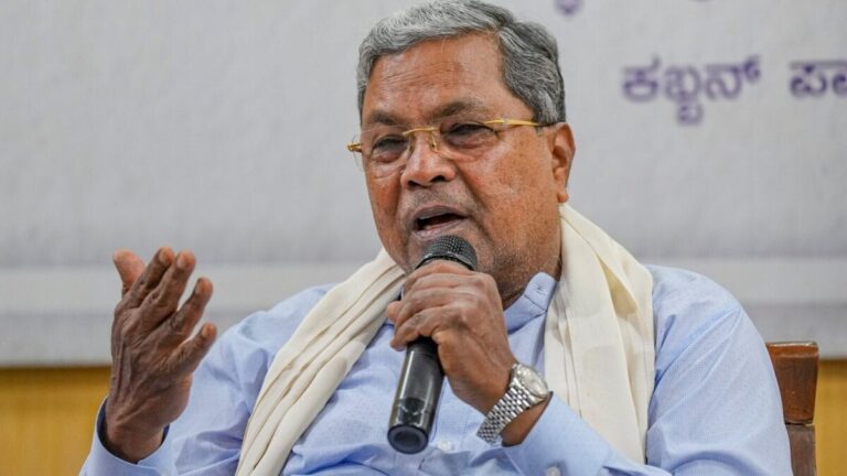 सीएम पद छोड़ने के लिए कांग्रेस ने सिद्धारमैया को क्या दिया ऑफर? अनमने ही सही लेकिन मान गए