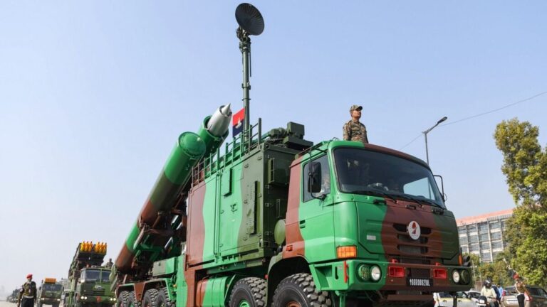 S-400 Missile | S-400 Missile Use | एयरबेस, नेवल बेस, रिफाइनरी… जहां मैटर बड़े होते हैं, वहीं S-400 के योद्धा खड़े होते हैं! इन 5 सेक्टर्स के कवच