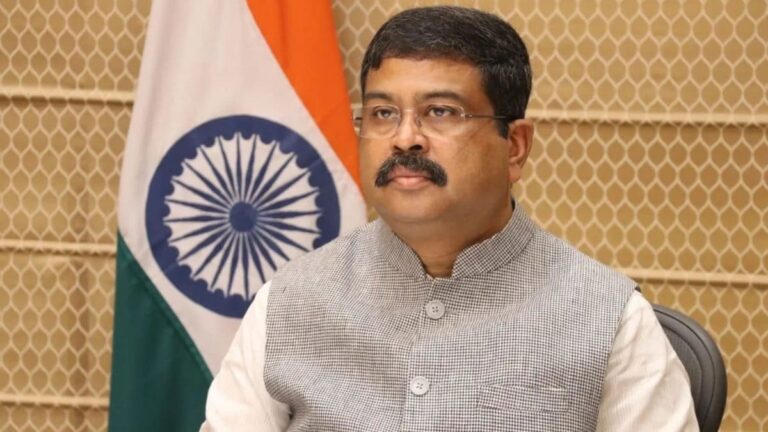 Dharmendra Pradhan on NEET: ऑनलाइन एग्जाम, शहर चुनने की आजादी, 15 मिनट अधिक समय…नीट पर शिक्षा मंत्री धर्मेंद्र के बड़े ऐलान