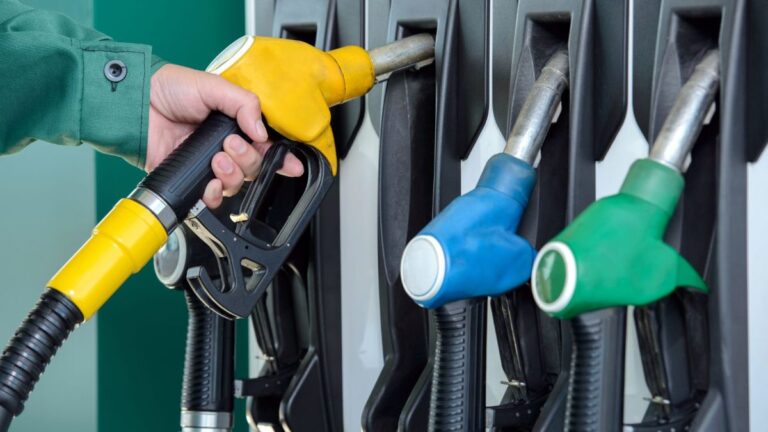 Petrol, Diesel Price Hike: देशभर में पेट्रोल-डीजल महंगा, 3 रुपये लीटर बढ़े दाम, टंकी फुल कराने से पहले चेक करें ताजा रेट