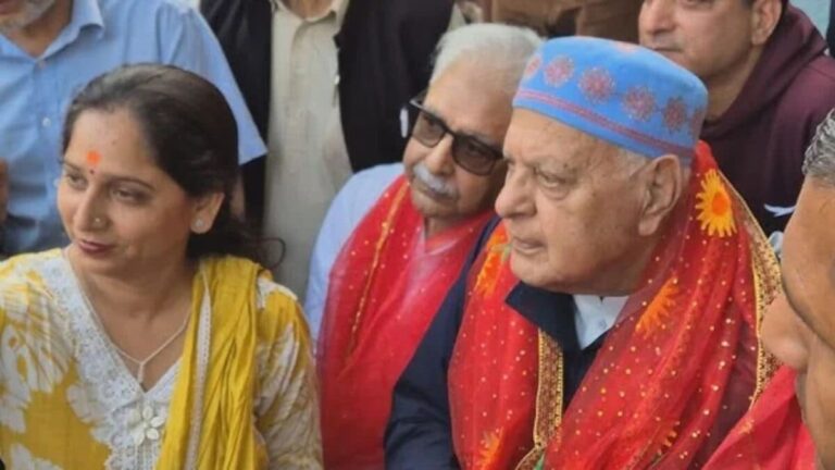 ‘कश्मीरी पंडित लौटें, लोग उनका इंतजार कर रहे हैं’, खीर भवानी मेले में बोले फारूक अब्दुल्ला