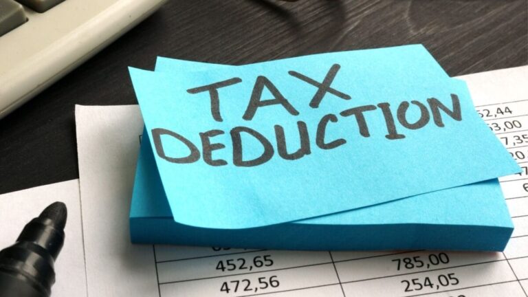 ITR Filing : दिल्ली-एनसीआर में करते हैं जॉब और किराये पर रहता है परिवार, हजारों रुपये टैक्स बचाने का मिलेगा मौका