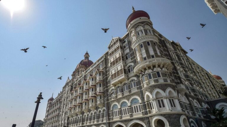 Taj Hotel Mumbai BMC Notice 22 Crore | ताज होटल पर बीएमसी का 22 करोड़ का नोटिस, वापस ली 26/11 हमले के बाद सुरक्षा बैरिकेड्स की छूट