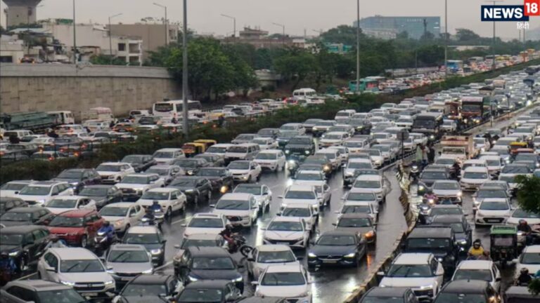 Delhi-NCR Rain Traffic LIVE | Delhi Traffic Today | Noida Ghaziabad Traffic Jam | दिल्ली-मेरठ एक्सप्रेसवे पर लंबा जाम, NH-24 पर हालात और भी खराब