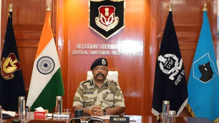 साइबर सुरक्षा से एयरपोर्ट हिफाजत तक, CISF के IG सेंथिल अवूदई का बजा डंका, मिला राष्ट्रपति पुलिस पदक का सम्मान