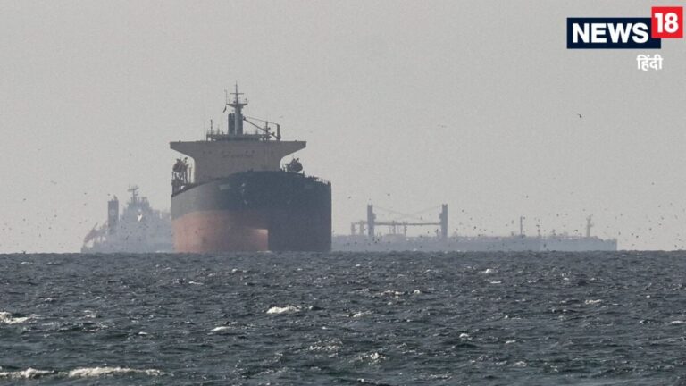 Hormuz Crisis | Indian Ship Hormuz Crisis | होर्मुज में अमेरिका और ईरान खूब दाग रहे थे बम, तब कैसे सुरक्षित निकल आए भारत के 60 जहाज? सरकार ने बताया आज