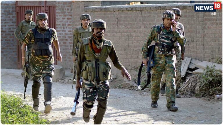 कश्मीर में टूट रही आतंकियों की रीढ़: 18 घंटों में 10 मददगार गिरफ्तार, गोला-बारूद और हथियार भी बरामद