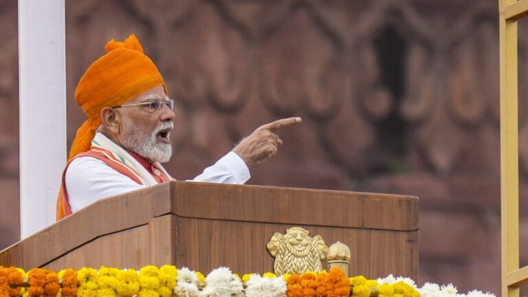 लाल किले पर जश्न-ए-आजादी: पीएम मोदी लगातार 13वीं बार भरेंगे हुंकार, पहली बार गूंजेगा वंदे मातरम