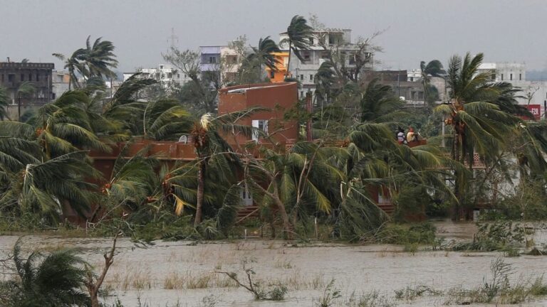 कल का मौसम | Bay of Bengal depression |75KM की रफ्तार से तूफानी हवाएं और आफत बरसाएगा आसमान, बंगाल की खाड़ी का बंवडर मचाएगा तांडव, 15 राज्यों में अलर्ट