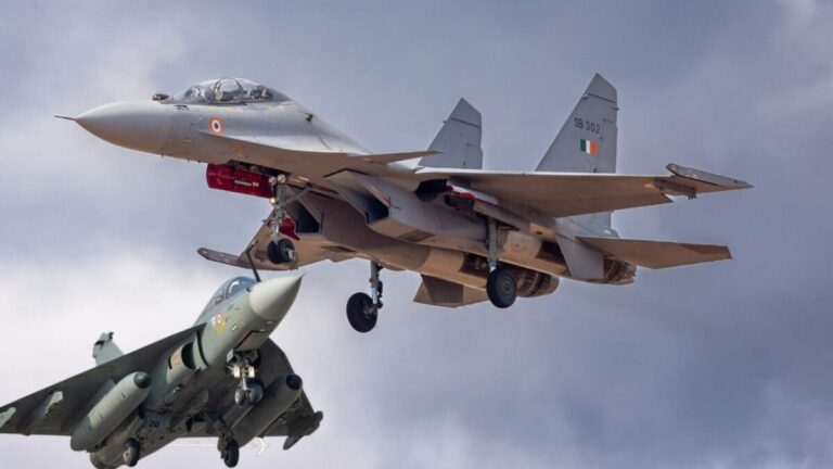 Su-30 MKI, जैगुआर और हॉक को मिलने वाला महाविनाशक बम, पलक झपकते दुश्मन के एयरफील्ड कर देंगे तबाह