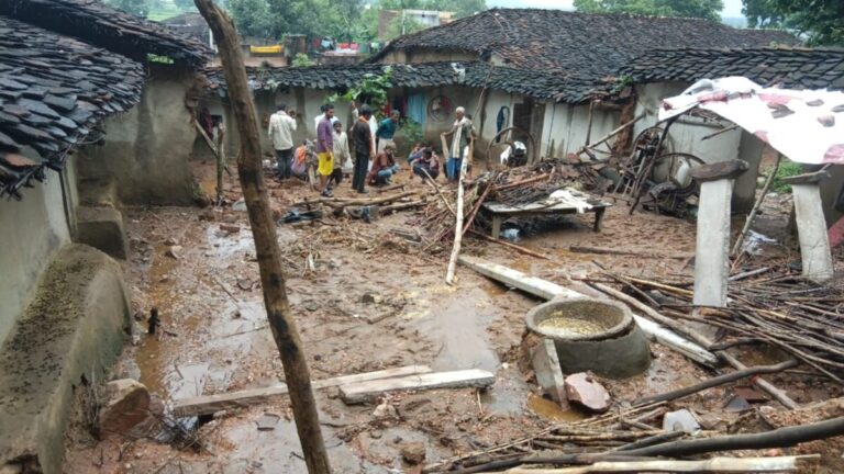 चित्रकूटः एक साथ खाना खा रहा था परिवार, बारिश में भरभरा कर गिरी दीवार, काल के गाल में समा गये पिता और दो बच्चे, पत्नी बेटी घायल