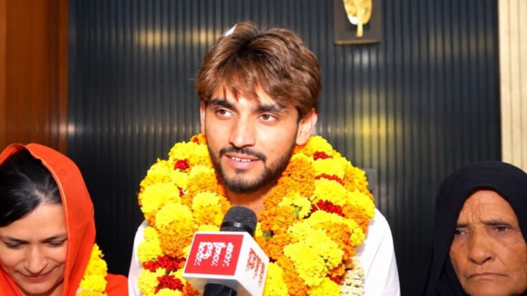 पहले इरफान, अब फैज हसन… 21 साल का छोरा राजस्थान निकाय चुनाव जीतकर बन गया हीरो, राहुल गांधी देंगे शाबाशी?
