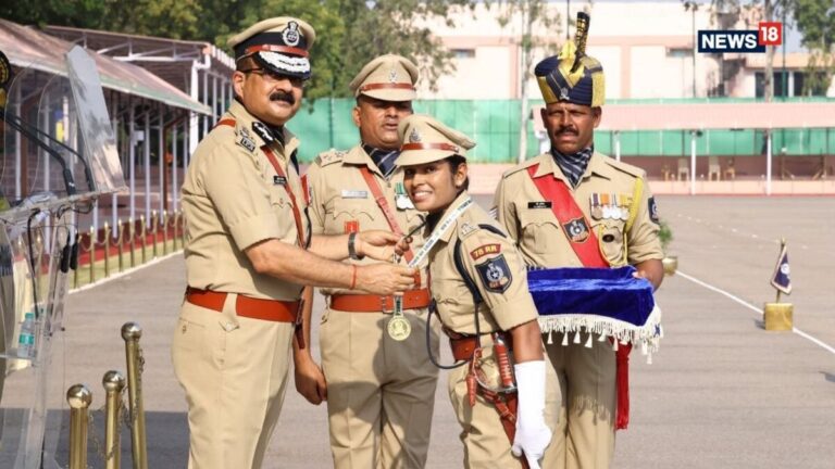 Kuhoo Garg IPS SVPNPA Sword of Honor: DGP की बैडमिंटन स्टार बेटी, बेड रेस्ट में क्रैक किया UPSC, कुहू गर्ग को अब मिला ‘स्वॉर्ड ऑफ ऑनर’