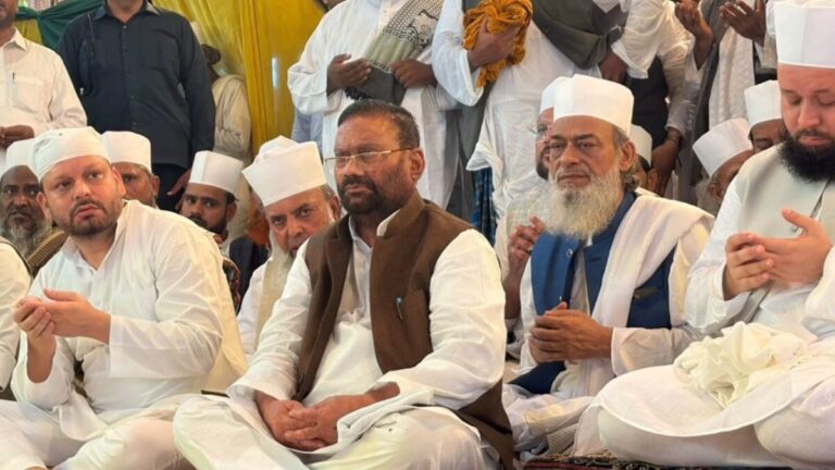 कांग्रेस का एक और सियासी पैंतरा, ओवैसी-चंद्रशेखर के बाद स्वामी प्रसाद मौर्य क्यों पहुंचे राहुल के चौखट पर?